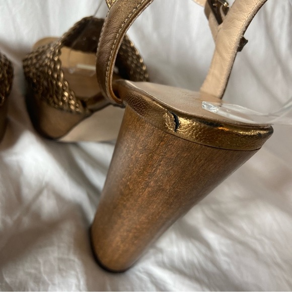 Intropia Metallic Gold Woven Leather Heels - Picture 9 of 12